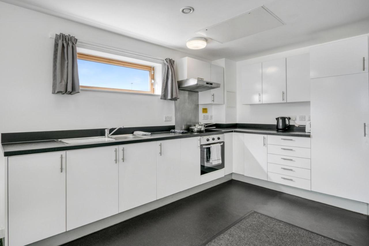 Bright & Central Room In Luton, Sleeps 2 Luton  Exterior photo