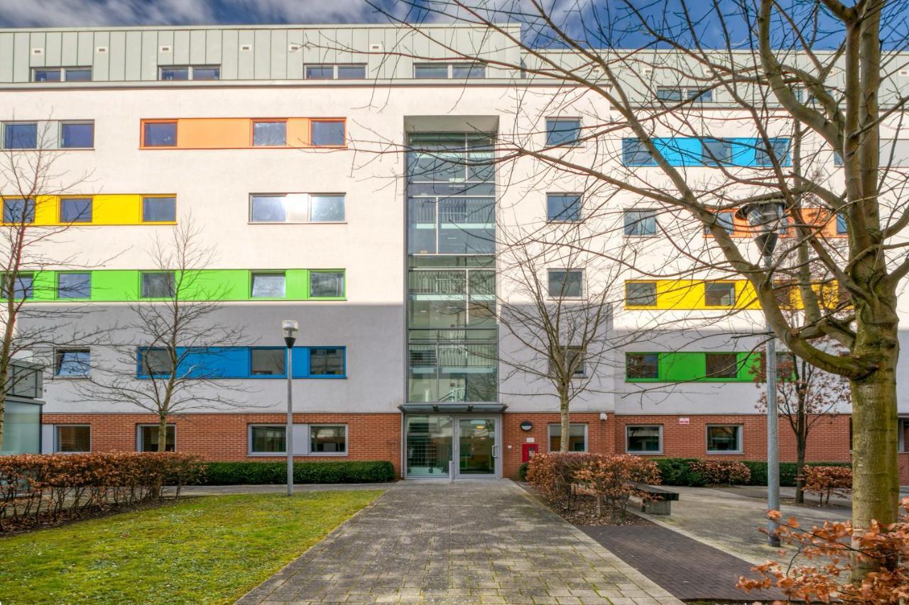 Bright & Central Room In Luton, Sleeps 2 Luton  Exterior photo
