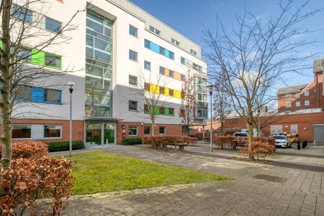 Bright & Central Room In Luton, Sleeps 2 Luton  Exterior photo